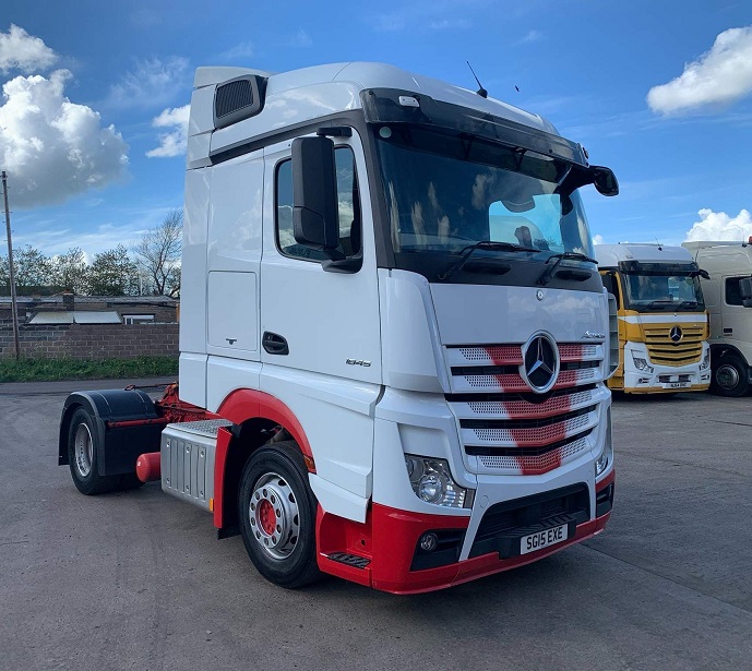 MERCEDES BENZ TRUCK