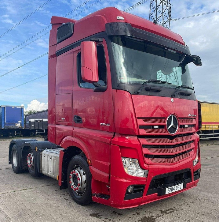 MERCEDES BENZ TRUCK