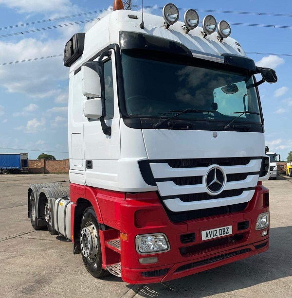 MERCEDES BENZ TRUCK