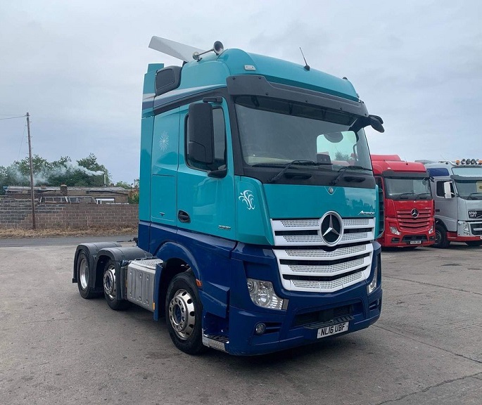 MERCEDES BENZ TRUCK