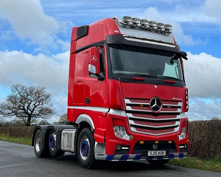 MERCEDES BENZ TRUCK