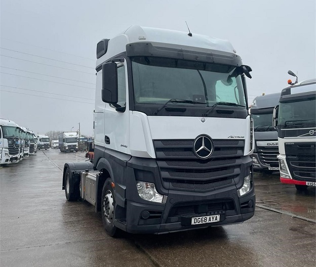 MERCEDES BENZ TRUCK