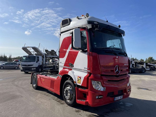 VOLVO TRUCK 
