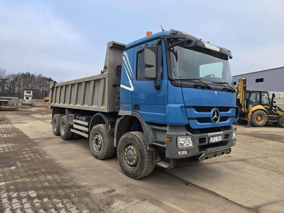 CRANE TRUCK