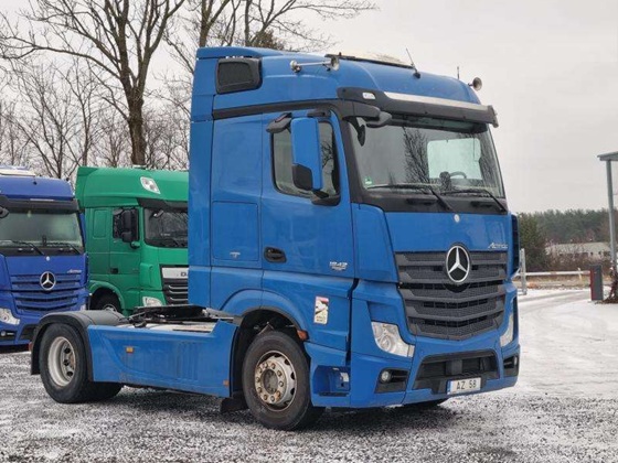 MERCEDES BENZ TRUCK