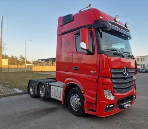 MERCEDES BENZ TRUCK
