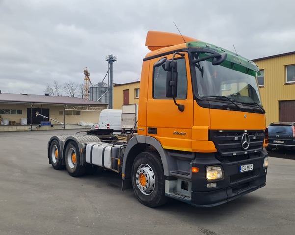 MERCEDES BENZ TRUCK