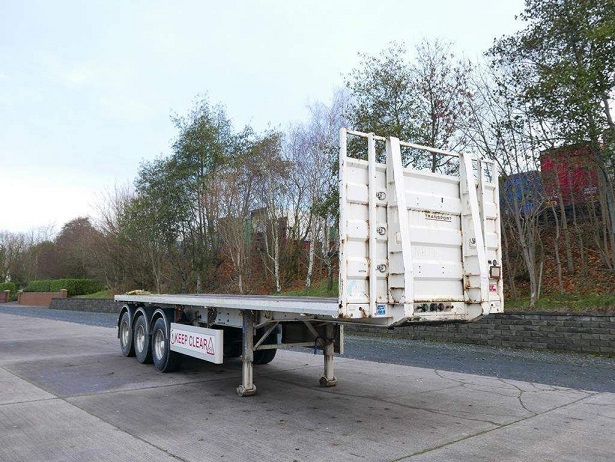 FLATBED TRUCKS