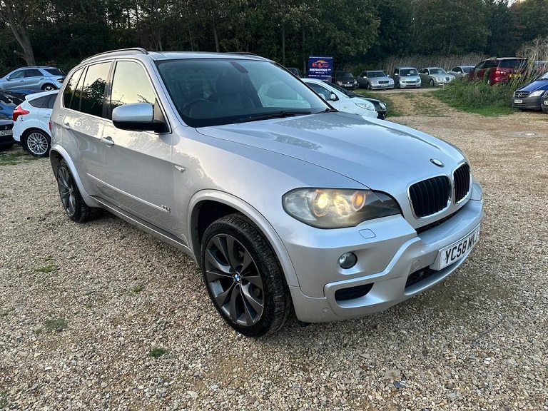 USED VEHICLE