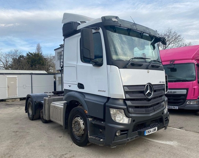 MERCEDES BENZ TRUCK