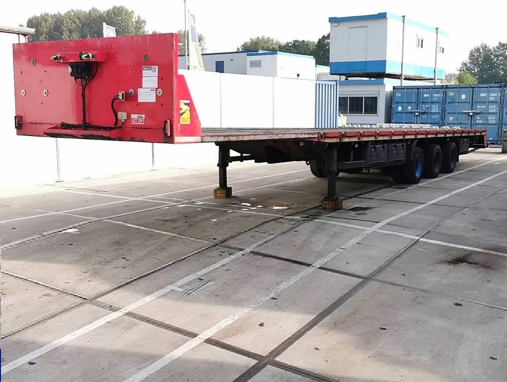 FLATBED TRUCKS