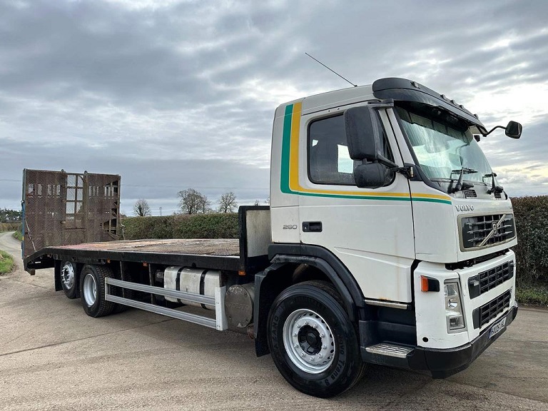 FLATBED TRUCKS