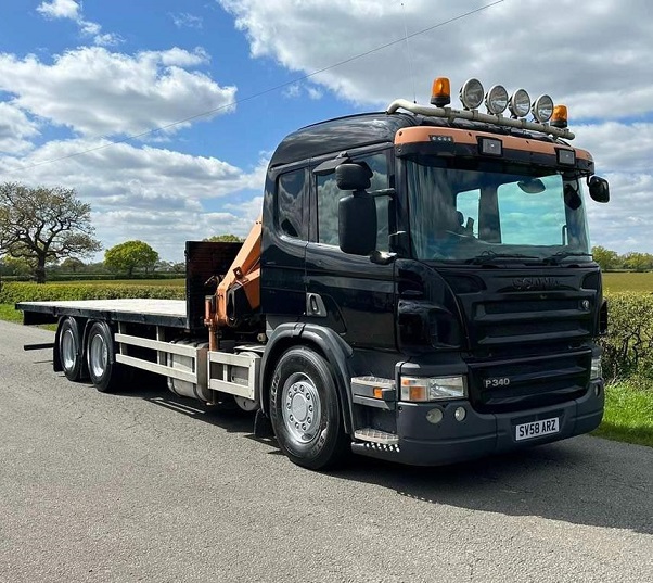 CRANE TRUCK