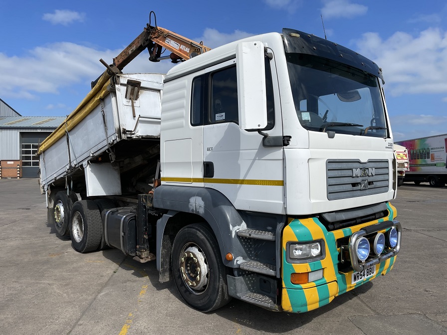 CRANE TRUCK