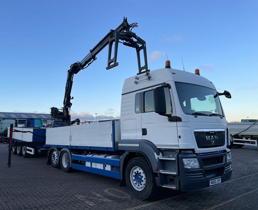 CRANE TRUCK