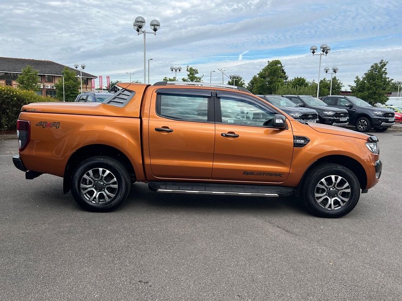 USED VEHICLE