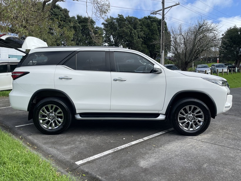 USED VEHICLE